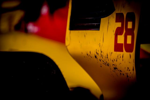 Battle scars on the No. 28 DHL Honda of Ryan Hunter-Reay following the Firestone Grand Prix of St. Petersburg -- Photo by: Shawn Gritzmacher