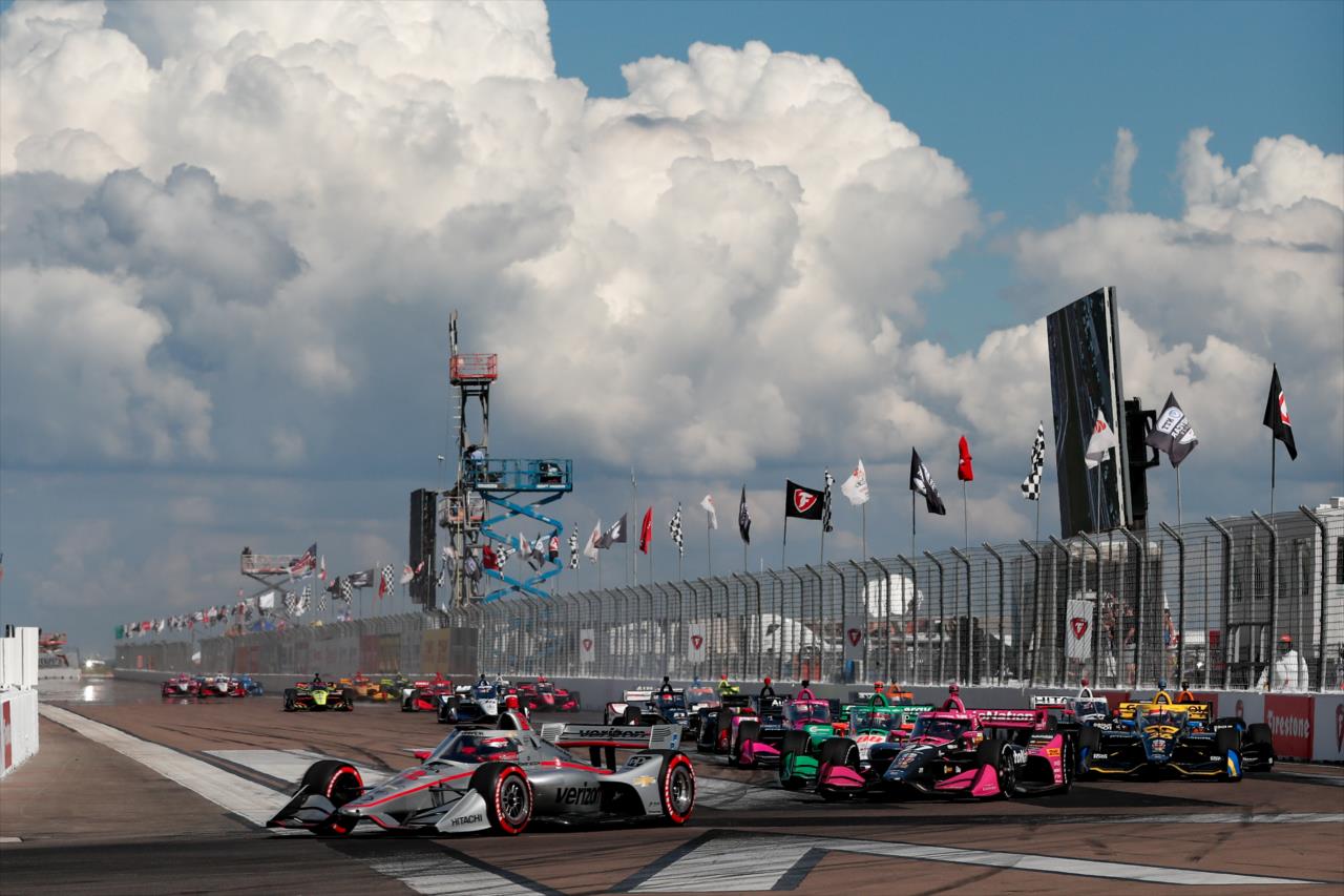 Start of the Firestone Grand Prix of St. Petersburg -- Photo by: Joe Skibinski