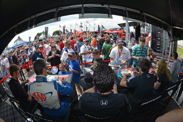 Autograph session in the INDYCAR Fan Village -- Photo by: John Cote
