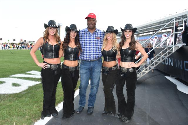 Charles Haley with the American Sweethearts during pre-race festivities for the Firestone 600 at Texas Motor Speedway -- Photo by: Chris Owens