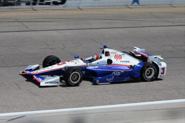 Helio Castroneves on course during practice for the Firestone 600 at Texas Motor Speedway -- Photo by: Chris Jones