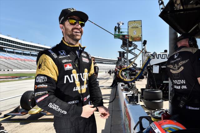 James Hinchcliffe chats with his engineering team prior to practice for the Firestone 600 at Texas Motor Speedway -- Photo by: Chris Owens