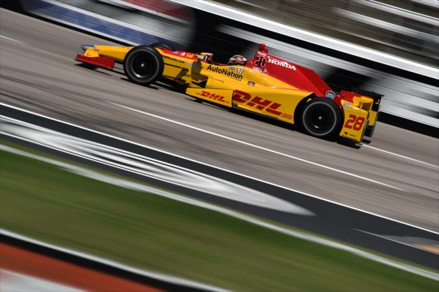 Ryan Hunter-Reay streaks toward the start/finish line during practice for the Firestone 600 at Texas Motor Speedway -- Photo by: Chris Owens