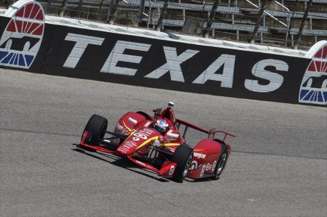 Scott Dixon on course during practice for the Firestone 600 at Texas Motor Speedway -- Photo by: Chris Owens