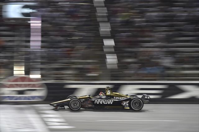 James Hinchcliffe streaks across the start-finish line during the DXC Technology 600 at Texas Motor Speedway -- Photo by: Chris Owens