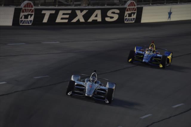 Josef Newgarden and Alexander Rossi dive into Turn 1 during the DXC Technology 600 at Texas Motor Speedway -- Photo by: Chris Owens