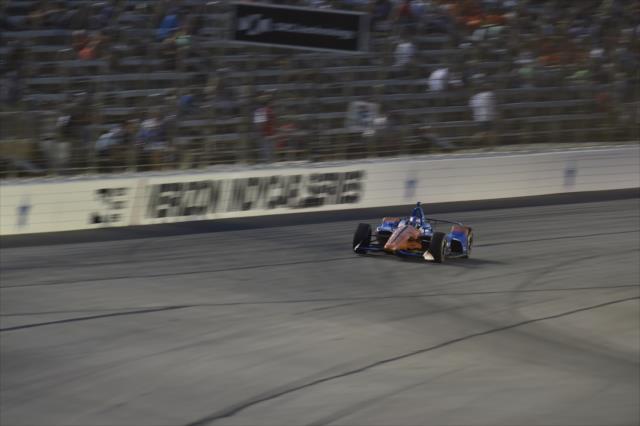 Scott Dixon sets up for Turn 1 during the DXC Technology 600 at Texas Motor Speedway -- Photo by: Chris Owens