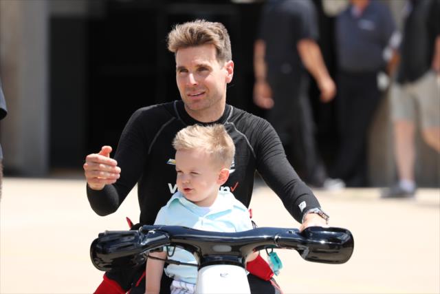 Will Power with his son Beau -- Photo by: Chris Jones