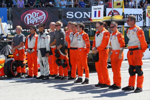 Tristan Vautier and the Schmidt Peterson Motorsports team during the pre-race festivities on pitlane -- Photo by: Chris Jones