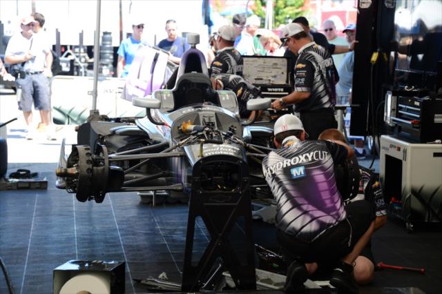 The KV Racing Technology team works on Tony Kanaan's car -- Photo by: Chris Owens