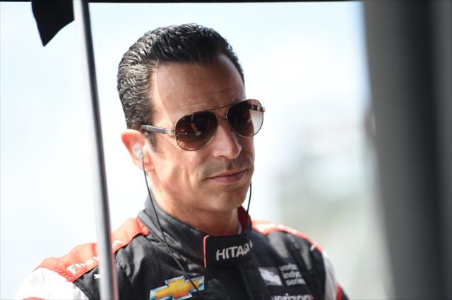 Helio Castroneves in his pit stand following the final warmup for the Honda Indy Toronto -- Photo by: Chris Owens