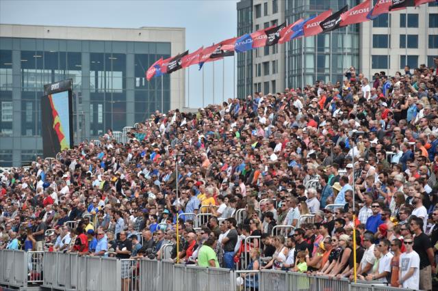 A fantastic crowd on hand to watch the Honda Indy Toronto -- Photo by: Chris Owens