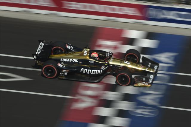 James Hinchcliffe streaks across the start-finish line during the Honda Indy Toronto -- Photo by: Chris Owens