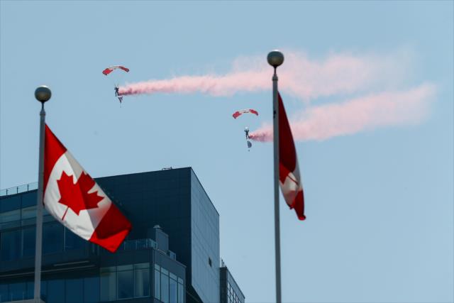Paratroopers soar in over the Honda Indy Toronto -- Photo by: Joe Skibinski
