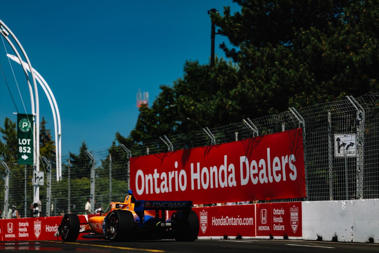 Scott Dixon - Ontario Honda Dealers Indy Toronto - By: Joe Skibinski -- Photo by: Joe Skibinski