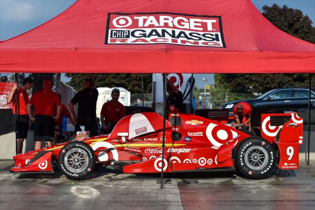 The No. 9 of Chip Ganassi Racing's Scott Dixon sits on pit lane during the tire test at Watkins Glen International -- Photo by: Chris Owens