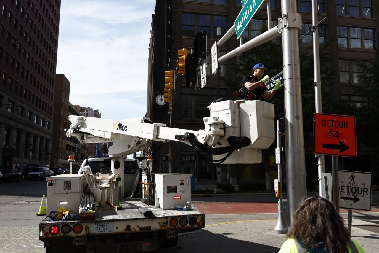 Kyffin Simpson - Indianapolis 500 Street Sign Install - By: Chris Jones -- Photo by: Chris Jones
